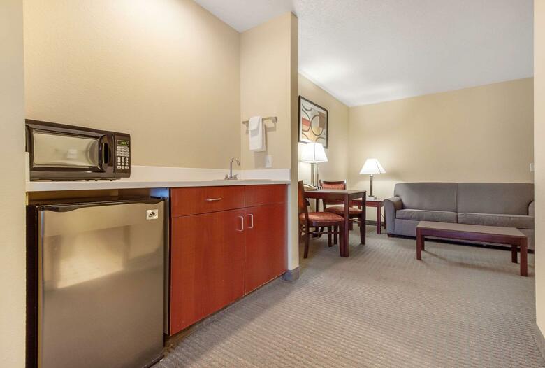 Hotel Quality Inn & Suites