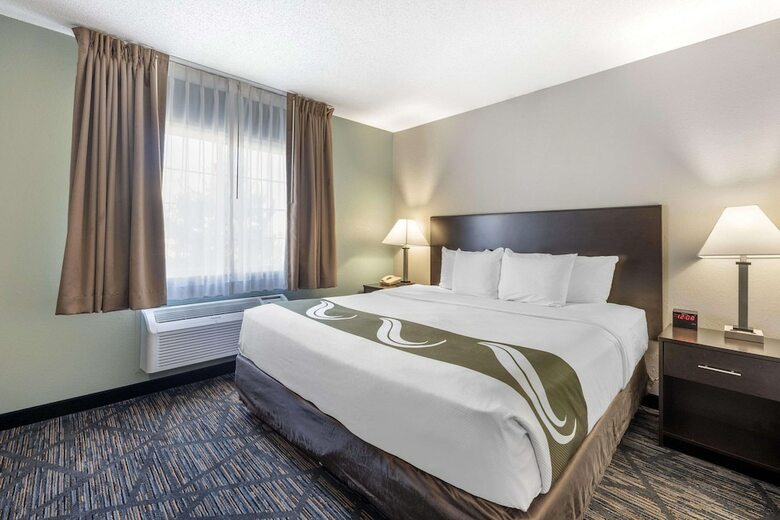 Hotel Quality Inn & Suites