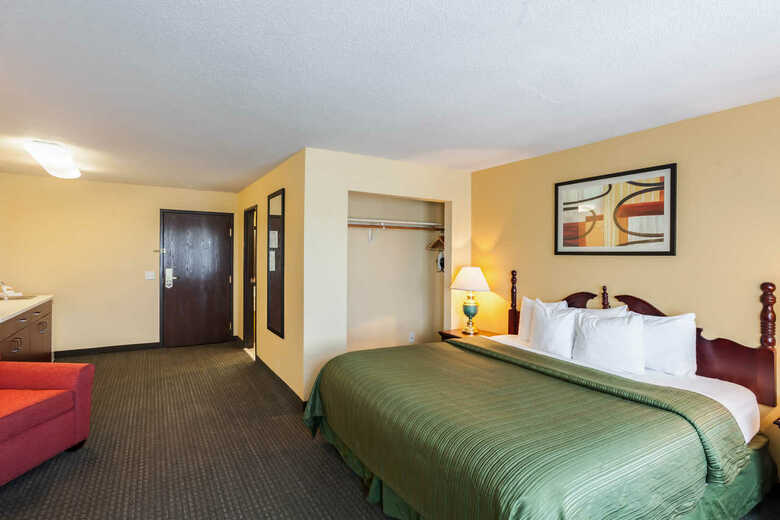 Hotel Quality Inn & Suites