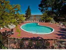Motel Super 8 Meadow Wood Courtyard