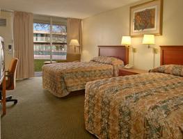 Motel Super 8 Meadow Wood Courtyard