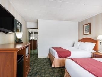 Ramada State College Hotel And Conference Center