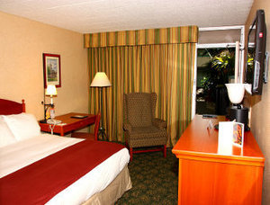 Ramada State College Hotel And Conference Center