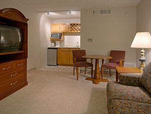 Ramada State College Hotel And Conference Center
