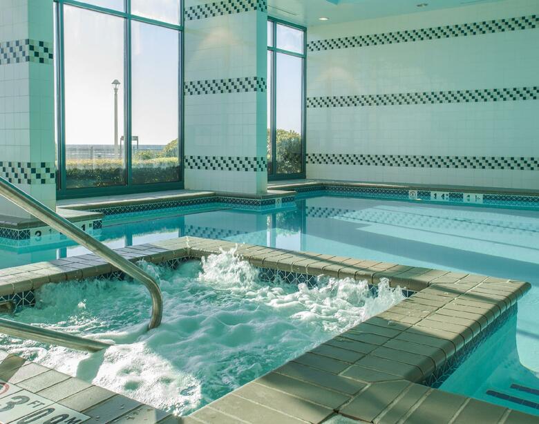 Holiday Inn Express Hotel & Suites Va Beach Oceanfront
