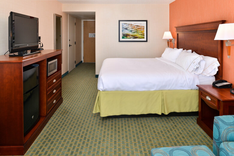 Holiday Inn Express Hotel & Suites Va Beach Oceanfront