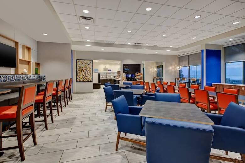 Holiday Inn Express Hotel & Suites Va Beach Oceanfront