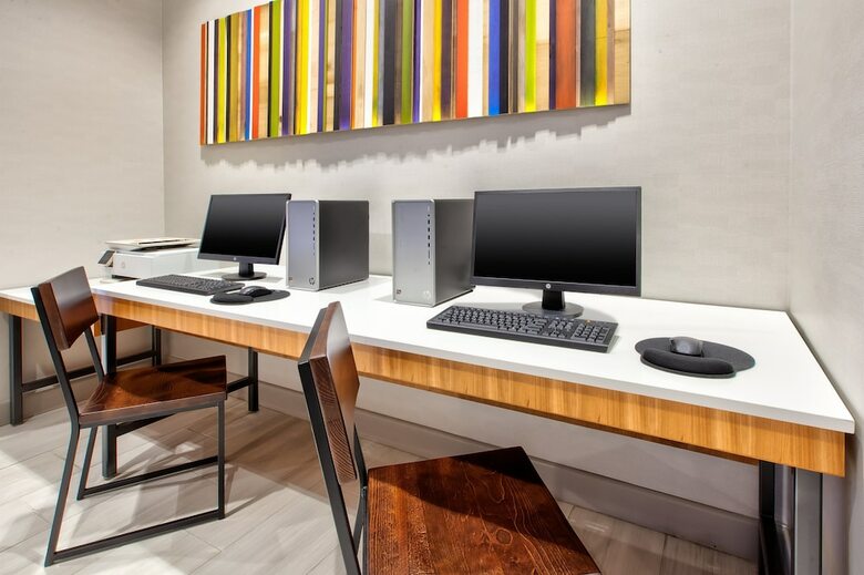 Holiday Inn Express Hotel & Suites Va Beach Oceanfront