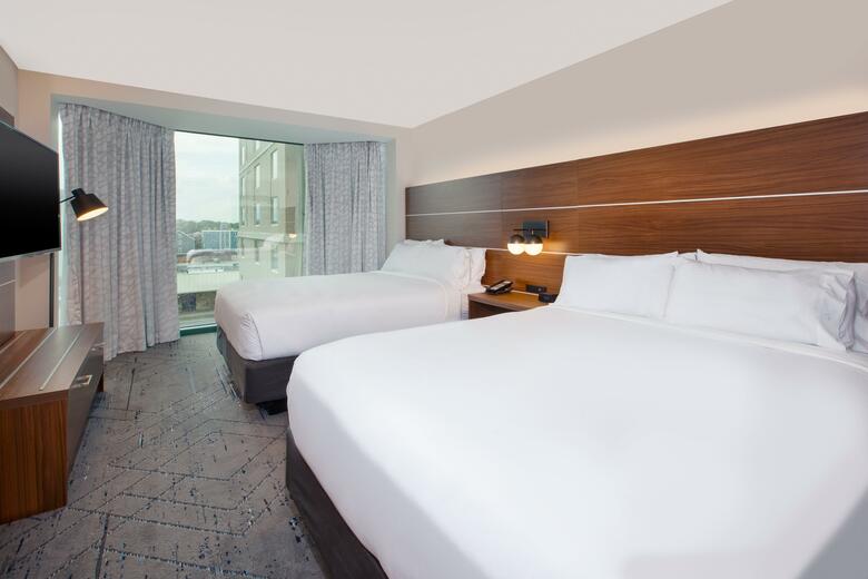 Holiday Inn Express Hotel & Suites Va Beach Oceanfront