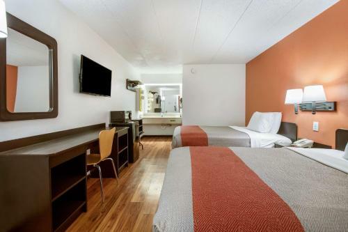 Motel 6 Grove City