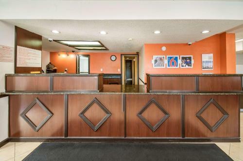 Motel 6 Grove City