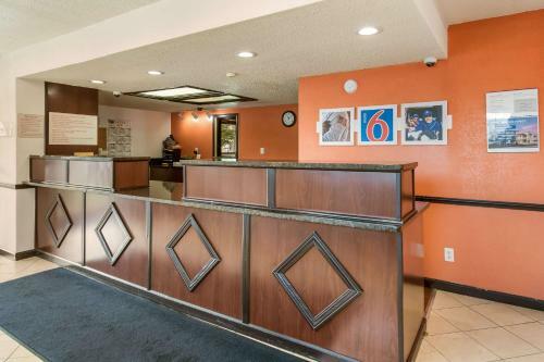 Motel 6 Grove City