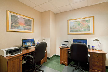 Holiday Inn Express Hotel & Suites White River Junction