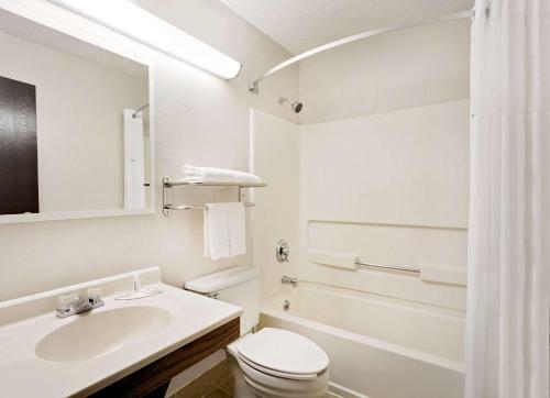 Motel Days Inn Waynesboro