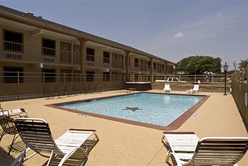 Hotel Manor Inn College Station