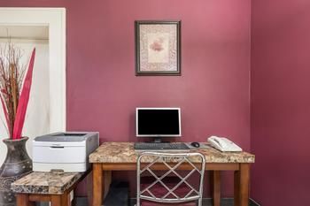 Hotel Manor Inn College Station