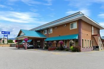 Motel Canadas Best Value Inn & Suites