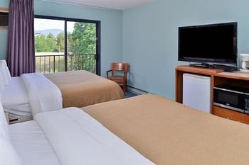 Motel Canadas Best Value Inn & Suites