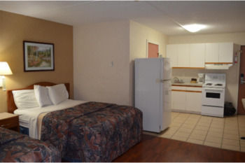 Motel Canadas Best Value Inn & Suites