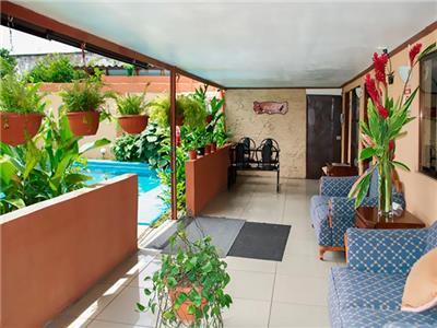 Hotel Berlor Airport Inn