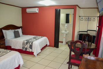 Hotel Berlor Airport Inn