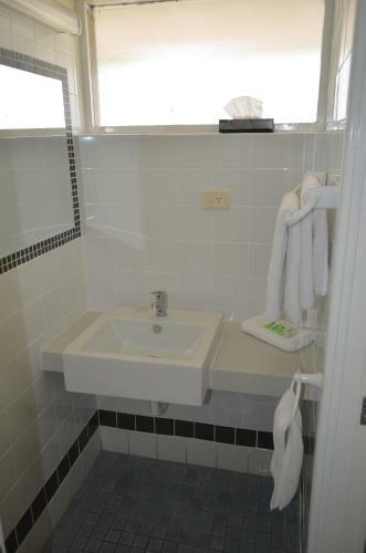 Country Comfort Amity Motel