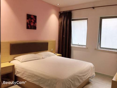 Hotel Motel Shanghai Hongjing Road