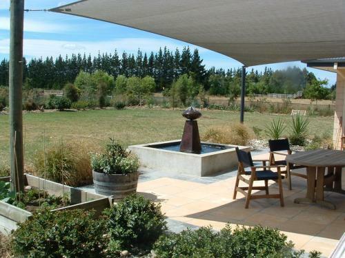 Bed & Breakfast Number Six Homestay