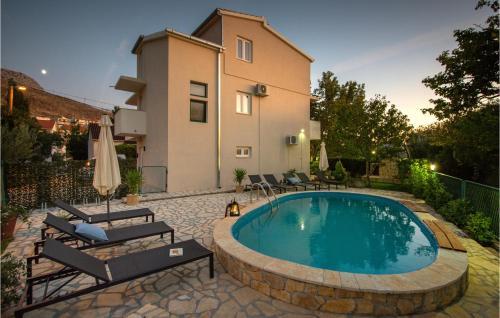 Holiday Home Zrnovnica 06