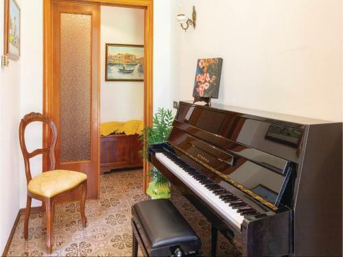 Holiday Home Villa Il Cedro 03