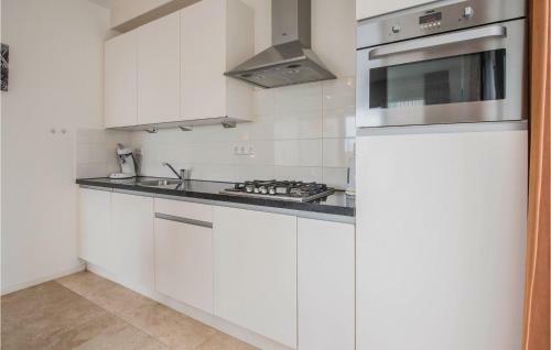 Holiday Home Sea Bass 06