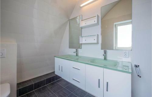 Holiday Home Sea Bass 06