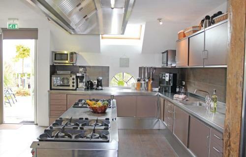 Holiday Home De Turfhoeke 04