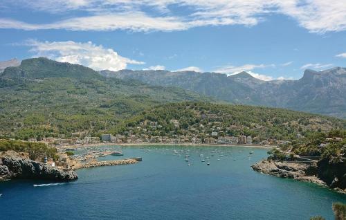 Holiday Home Soller With A Fireplace 09