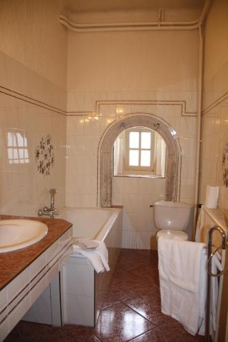 Hotel Le Manoir De Montesquiou