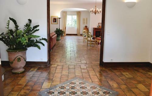 Holiday Home Le Rouret With A Fireplace 09