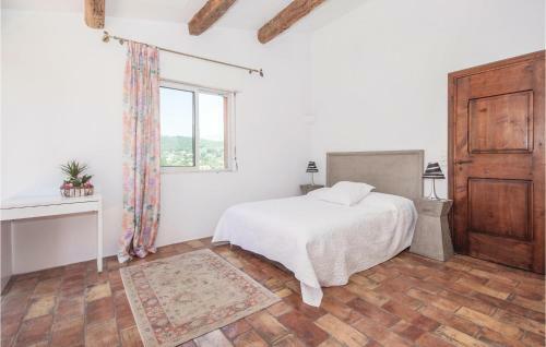 Holiday Home Le Rouret With A Fireplace 09