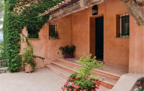 Holiday Home Le Rouret With A Fireplace 09