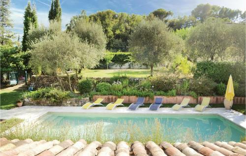 Holiday Home Le Rouret With A Fireplace 09