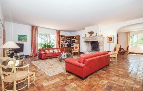 Holiday Home Le Rouret With A Fireplace 09