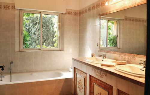 Holiday Home Le Rouret With A Fireplace 09