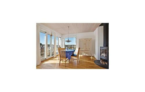 Holiday Home Hamburgsund With A Fireplace 01