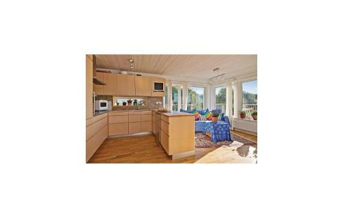 Holiday Home Hamburgsund With A Fireplace 01