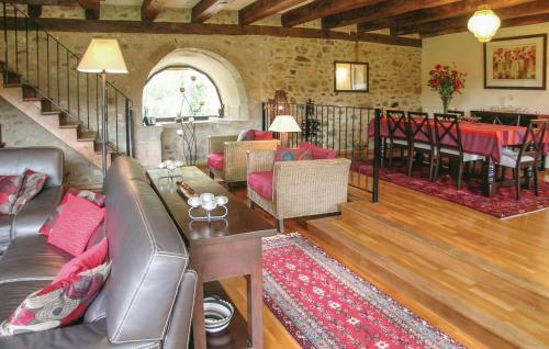 Holiday Home Neuvic 03