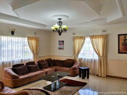 Hostal Home Up Guest House