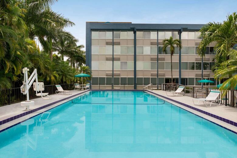 Envision Hotel Miami International Airport