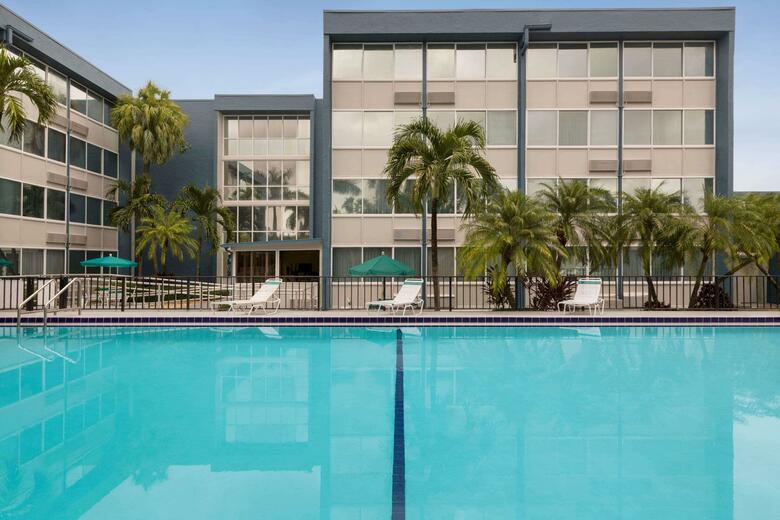 Envision Hotel Miami International Airport