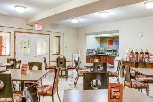 Hotel Comfort Suites Airport