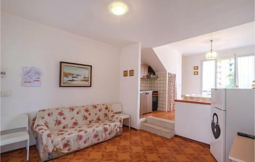 Holiday Home Villa Serena 02