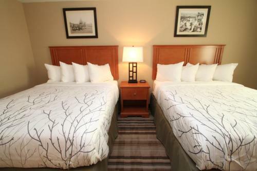 Hotel Bowman Lodge & Convention Center